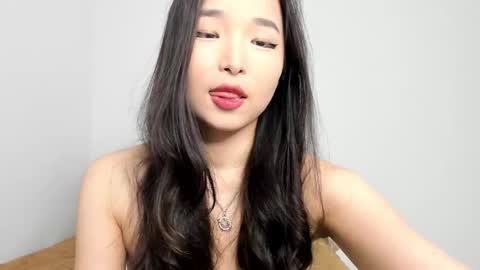 Snapshot of mia_soyun chatting on February 17, 1:29 pm Your Soyun online show from February 17, 1:29 pm