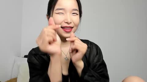 Snapshot of mia_soyun chatting on February 23, 1:41 pm Your Soyun online show from February 23, 1:41 pm