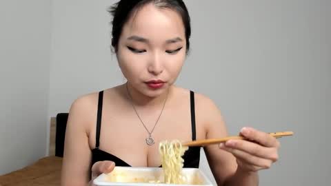 Snapshot of mia_soyun chatting on February 26, 11:09 am Your Soyun online show from February 26, 11:09 am