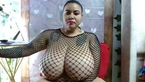 Snapshot of mia_squirt_big chatting on February 21, 10:38 am Mia squirt big INDEPENDENT MODEL...ONLYFANS online show from February 21, 10:38 am