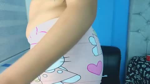 Snapshot of mia_thompson_0 chatting on June 19, 1:37 pm mia_thompson_0 online show from June 19, 1:37 pm