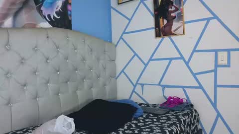 Snapshot of mia_thompson_0 chatting on June 30, 12:39 pm mia_thompson_0 online show from June 30, 12:39 pm