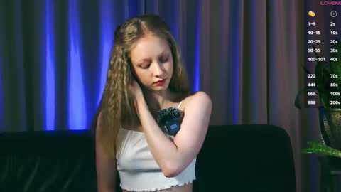 Mia online show from October 15, 3:12 pm