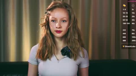 Mia online show from October 19, 10:27 am