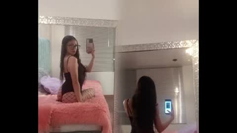 Snapshot of mia_velmont chatting on May 28, 3:37 am Miaaa online show from May 28, 3:37 am