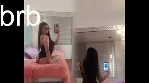 Snapshot of mia_velmont chatting on May 29, 3:26 am Miaaa online show from May 29, 3:26 am