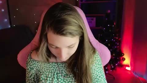 Mia online show from January 6, 10:19 am