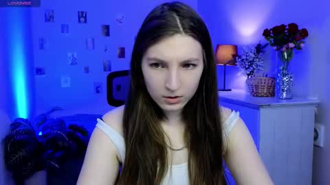 Mia online show from February 6, 10:18 am