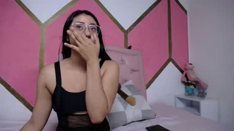 Snapshot of mia_wilsom chatting on December 3, 11:52 am Mia online show from December 3, 11:52 am