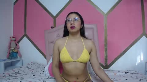 Snapshot of mia_wilsom chatting on December 17, 12:55 pm Mia online show from December 17, 12:55 pm