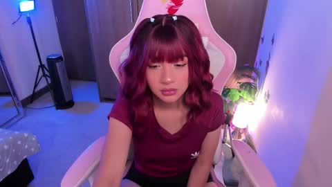 mia  nicolle online show from November 28, 10:01 pm