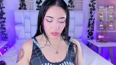 Mia online show from November 13, 11:42 am