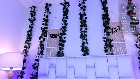 Mia online show from March 18, 11:35 am