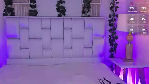 Mia online show from April 24, 11:23 am