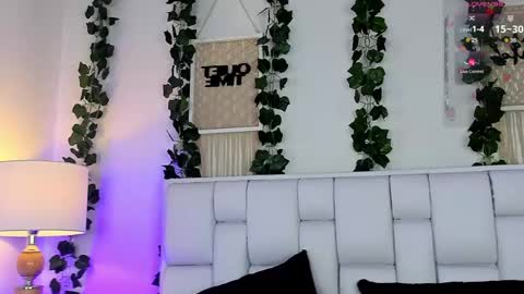 Snapshot of miaa_gh1 chatting on May 5, 11:18 am Mia online show from May 5, 11:18 am
