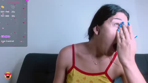Snapshot of miaa_heart chatting on January 28, 9:19 am Mia online show from January 28, 9:19 am