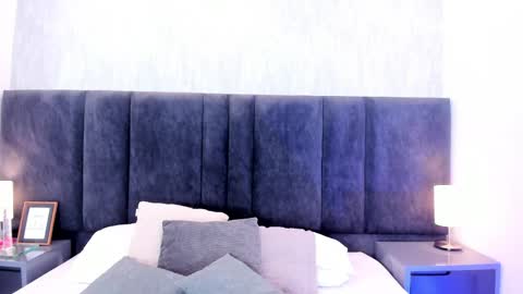 miaa Lind online show from April 10, 4:39 am