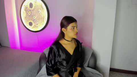 Mia online show from September 28, 11:37 am