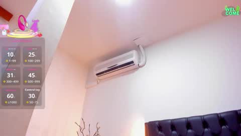 Snapshot of miaa_sofiaa chatting on October 31, 7:26 pm mia sofia online show from October 31, 7:26 pm