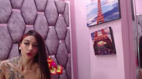 Snapshot of miaa_thopmson chatting on December 12, 3:32 am Miaa online show from December 12, 3:32 am