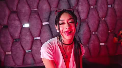 Snapshot of miaa_thopmson chatting on December 23, 5:32 pm Miaa online show from December 23, 5:32 pm