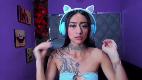 Snapshot of miaa_thopmson chatting on February 18, 6:26 am Miaa online show from February 18, 6:26 am