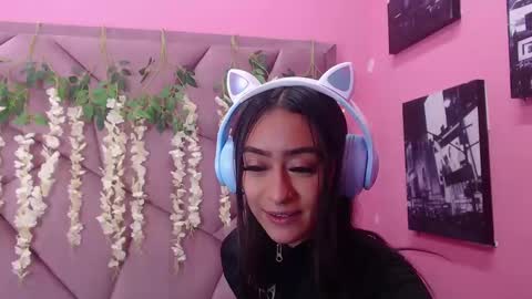 Snapshot of miaa_thopmson chatting on February 19, 3:28 am Miaa online show from February 19, 3:28 am