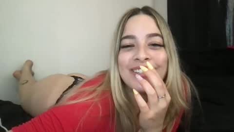 Mia Moji online show from November 15, 1:40 pm