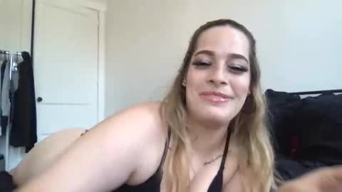 Snapshot of miaaasturbate chatting on May 10, 4:12 pm Mia Moji online show from May 10, 4:12 pm