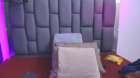 Mia online show from January 6, 12:09 pm