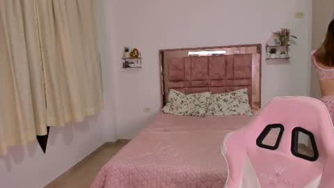 Mia  online show from July 19, 11:52 pm