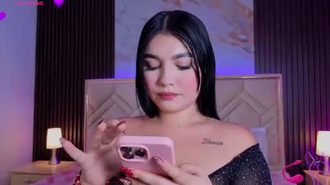 Snapshot of miaafarrel chatting on June 13, 7:34 pm Miaa Farrel online show from June 13, 7:34 pm