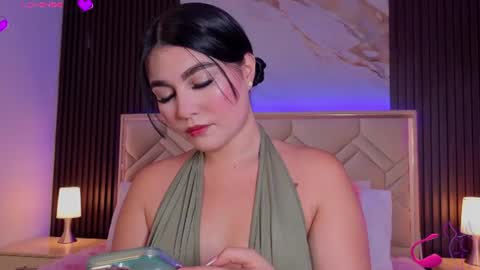 Snapshot of miaafarrel chatting on July 6, 7:16 pm Miaa Farrel online show from July 6, 7:16 pm