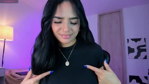 Mia online show from October 6, 8:17 pm