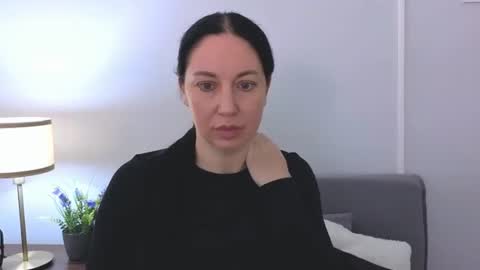Snapshot of miaalluring chatting on June 14, 6:48 am Mia online show from June 14, 6:48 am