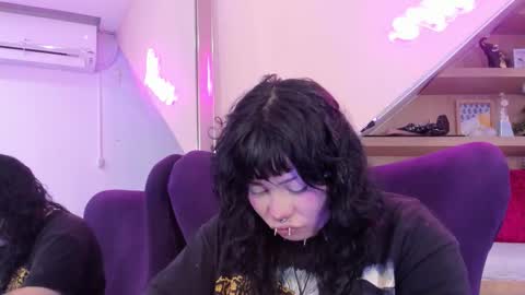 Snapshot of miaamane chatting on November 15, 3:26 am Mia online show from November 15, 3:26 am