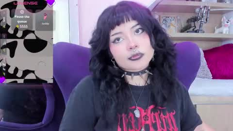 Snapshot of miaamane chatting on January 5, 5:27 pm Mia online show from January 5, 5:27 pm