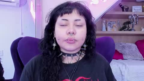 Snapshot of miaamane chatting on January 9, 12:30 pm Mia online show from January 9, 12:30 pm