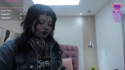 Mia online show from March 12, 1:01 am