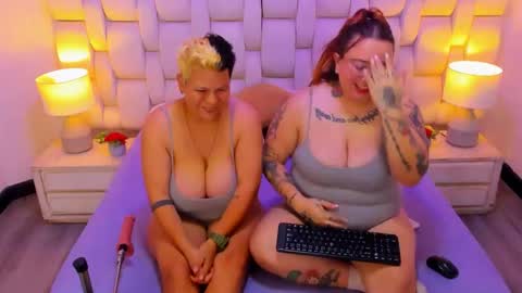 mia red hair molly short hair online show from December 2, 1:44 am