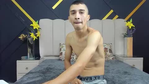 miaandrony online show from February 17, 12:56 pm