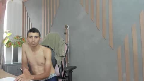 miaandrony online show from April 11, 7:07 pm