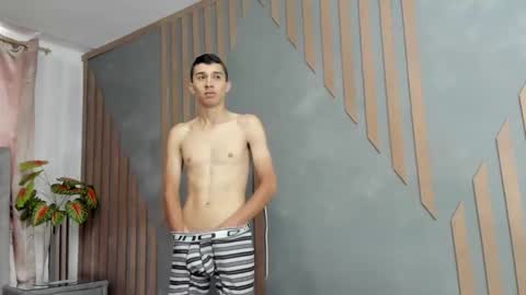 miaandrony online show from April 13, 12:54 pm