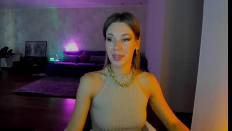 Mia online show from June 24, 4:22 am