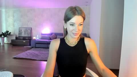 Mia online show from June 25, 5:12 am