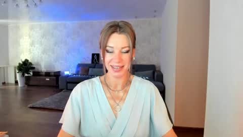 Mia online show from July 7, 6:47 am