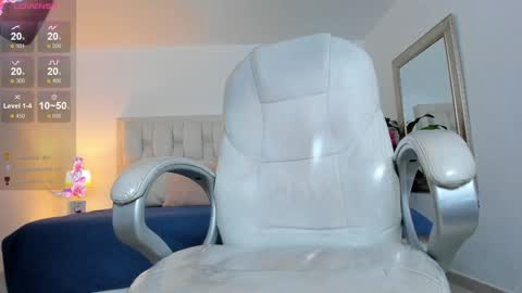 Snapshot of miabrunette23 chatting on December 14, 4:09 pm MIA online show from December 14, 4:09 pm