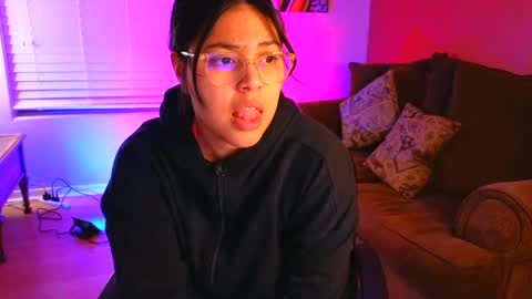Mia online show from December 2, 2:20 am