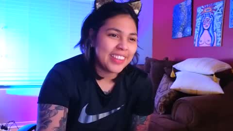 Mia online show from December 4, 12:30 am