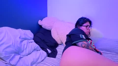 Mia online show from May 18, 4:07 am